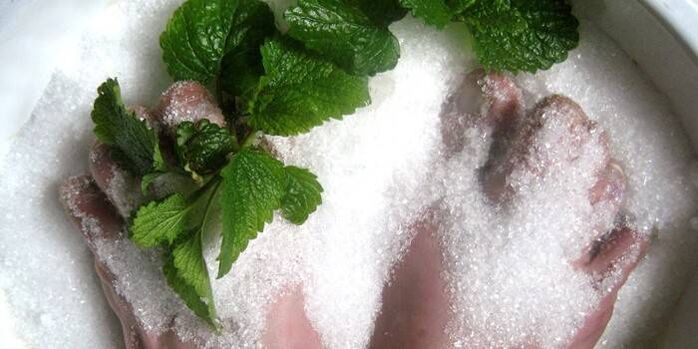 salt bath for nail fungus